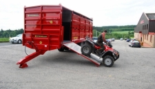 25' Livestock Container with BC/25-12ton, complete with quad carrying compartment