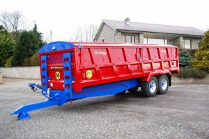QM/16 with bespoke folding sides