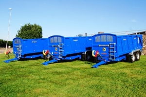 Three QM/1400s
