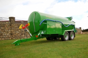 ST/3000 Water Bowser - Front View
