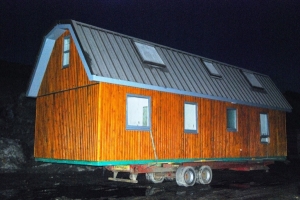 BC/32 loaded with a timber cabin