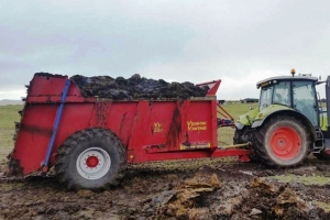 Andrew Jone's VES/2000 Rear-discharge Spreader