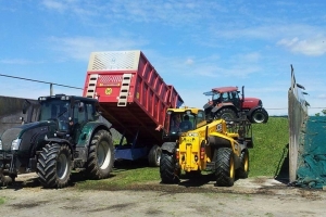 Lackham College QM/14SS Silage Trailers