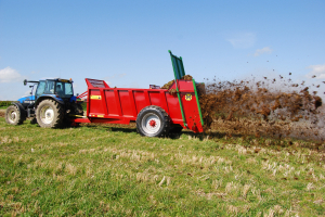 Prototype Marshall VES Vantage spreader spreading dung.