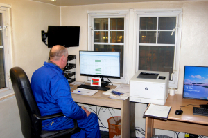 Factory foreman Gordon Farquhar managing the factory processes via SAP.